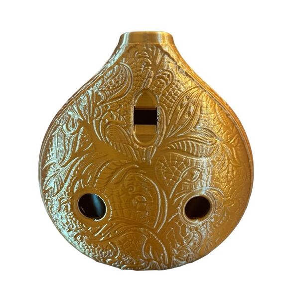 Unique Metallic Gold Filigree Ocarina Set – The Perfect Gift for Music Lovers! - Picture 3 of 5